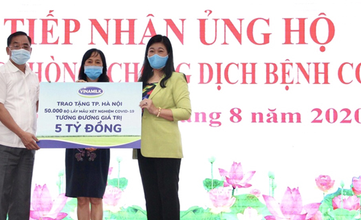 Vinamilk ủng hộ 8 tỷ đồng hỗ trợ Hà Nội và ba tỉnh miền Trung chống dịch Covid-19